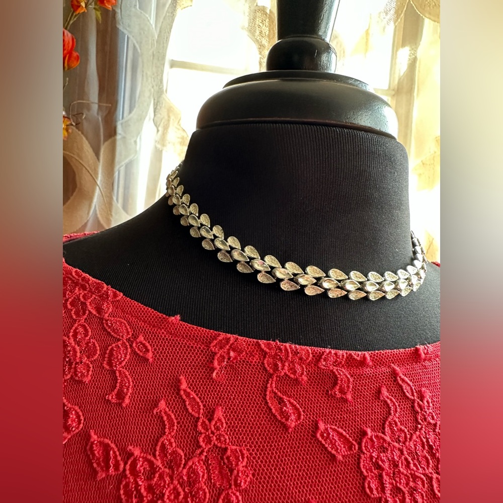 Silver choker